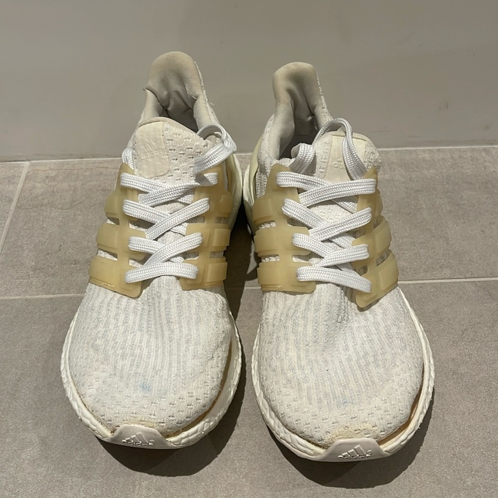 Adidas women ultra boost size 6.5 white fabrics sneakers fitness workout shoes